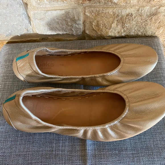 Tieks flats - Picture 3 of 8